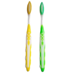 High Quality Adult Toothbrush with Soft Nylon Bristles and Plastic Handle for Home Use
